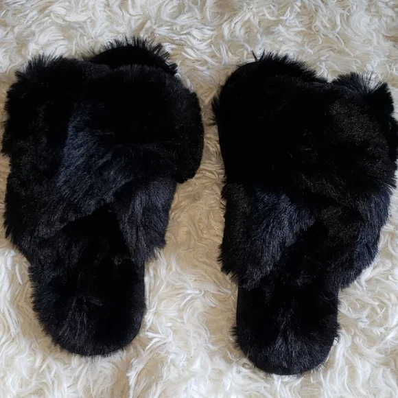 Slippers Faux Fluffy Fur Criss Cross Brand New - Picture 3 of 8